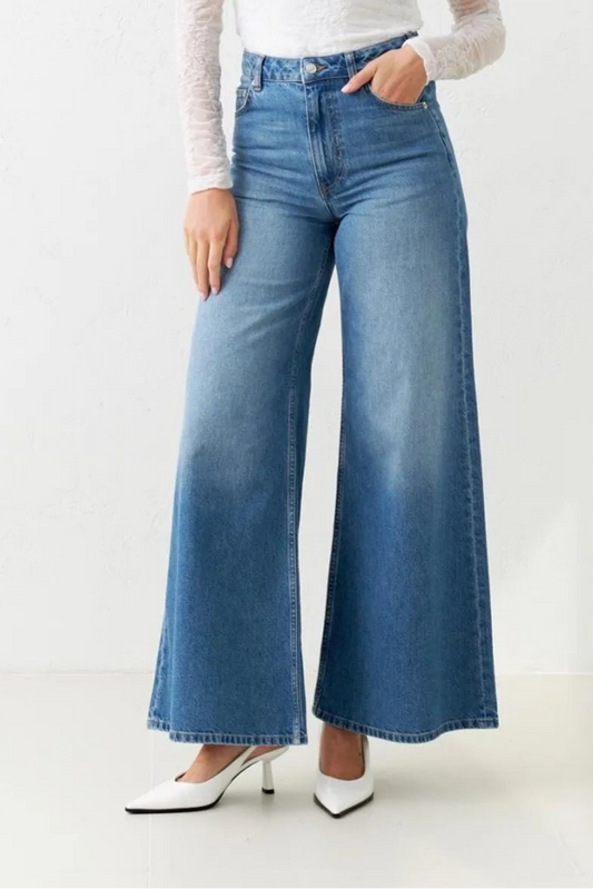 High Waist Straight cut Jeans