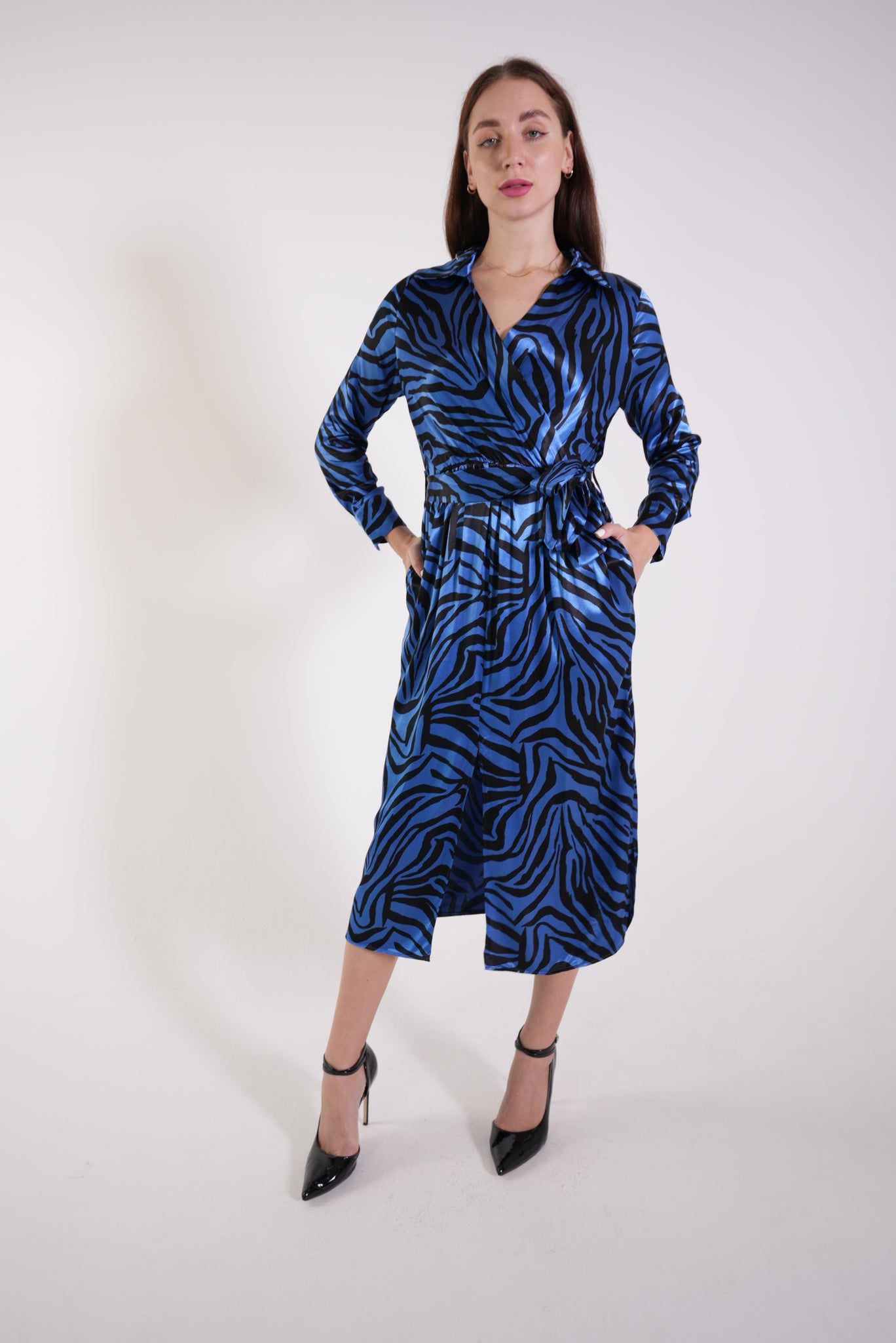 Saks Satin Slit Detailed Zebra Pattern Dress