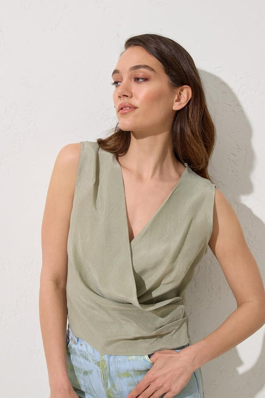 Double Breasted Collar Sleeveless Blouse and Waist Detailed Relaxed Cut Trousers